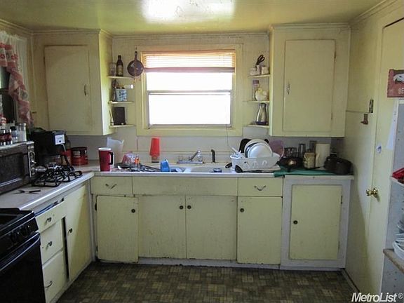 3rd image of 2290 American Ave