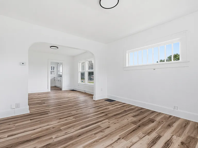 2446 Morton St — Photo 9