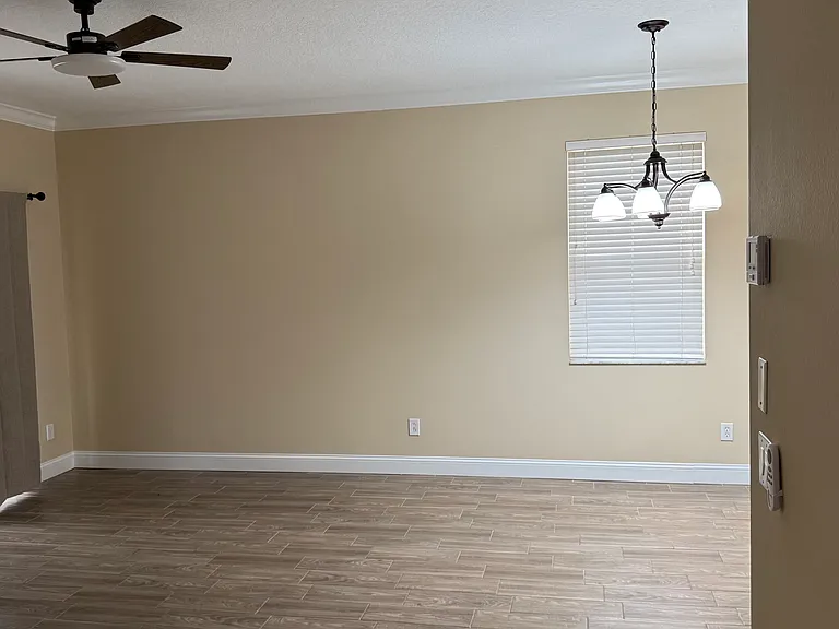 3151 Retreat View Cir — Photo 6