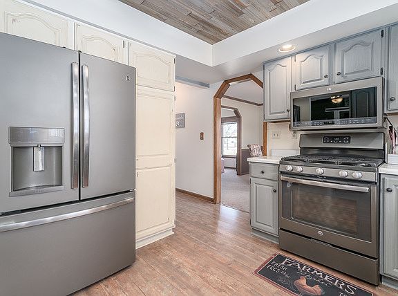 5th image of 921 W Bonnie Ln