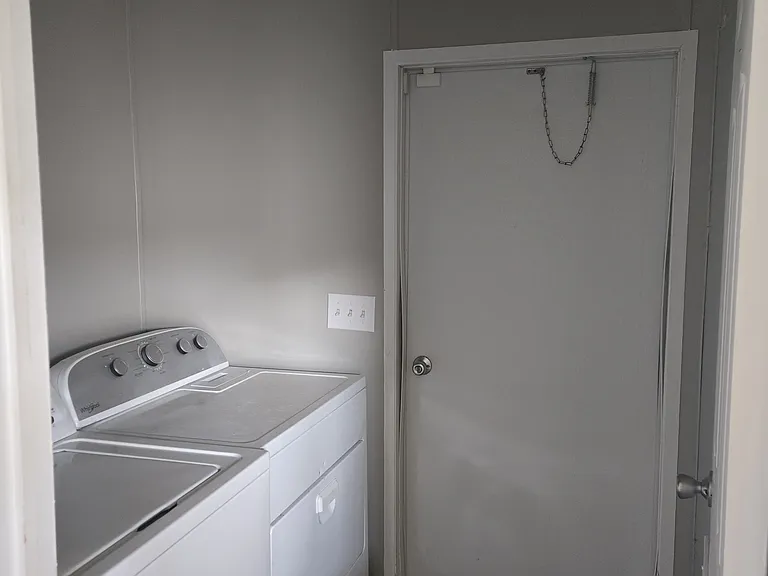 386 Blakefield Dr — Photo 5