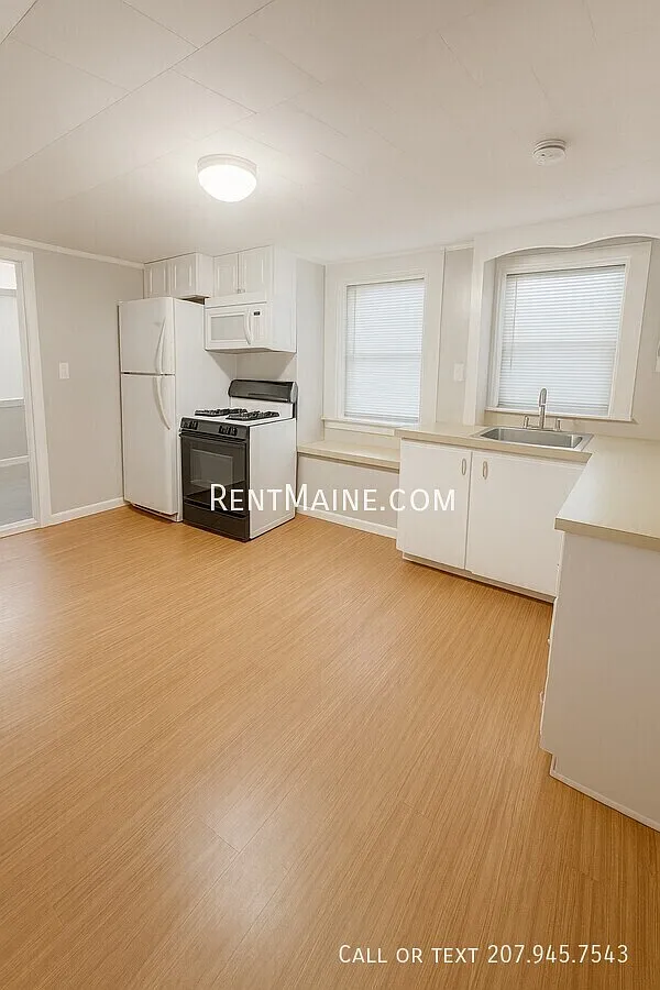 2 bed, $1,400 — Photo 3