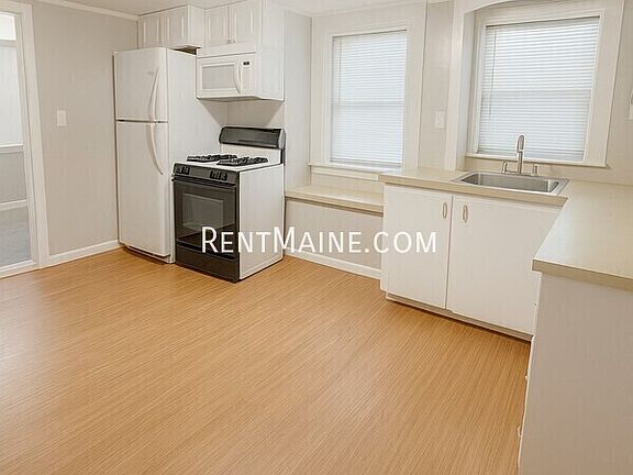 3rd image of 409 4th St APT 5