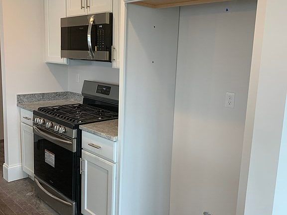 2nd image of 100 Lebaron Blvd #11