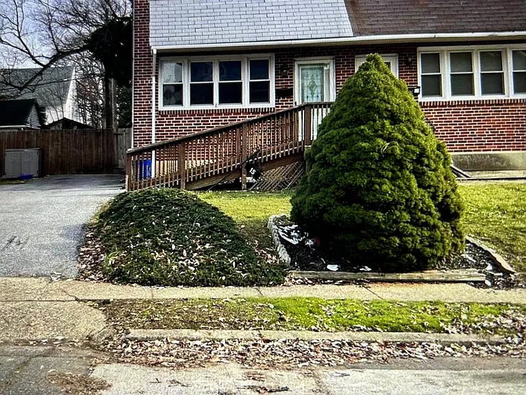 15 E Avon Rd — Photo 1