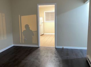 1813 Jethro Ave APT 8, Zion, IL 60099
