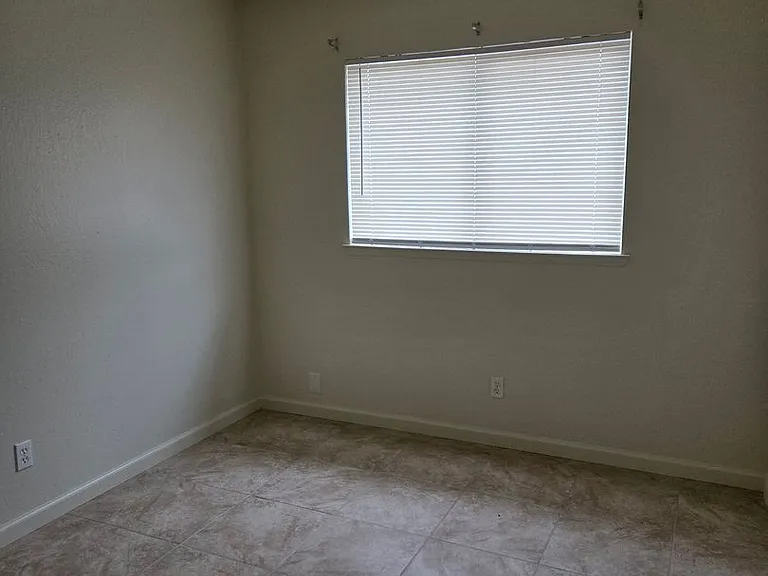 3234 W Chestnut Ct — Photo 7