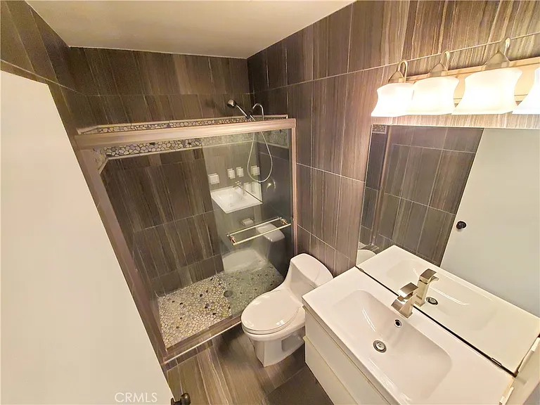 86 S Sierra Madre Blvd #6 — Photo 30