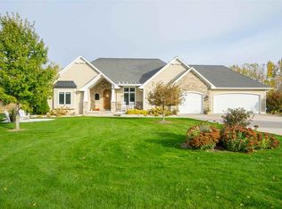 3558 Dekalb Ln, Neenah, WI 54956