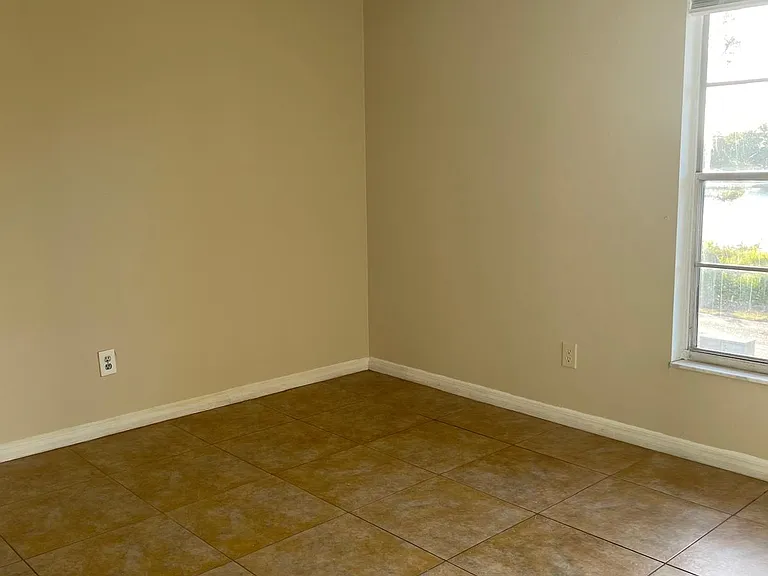 2975 S Fern Creek Ave #2975 — Photo 5
