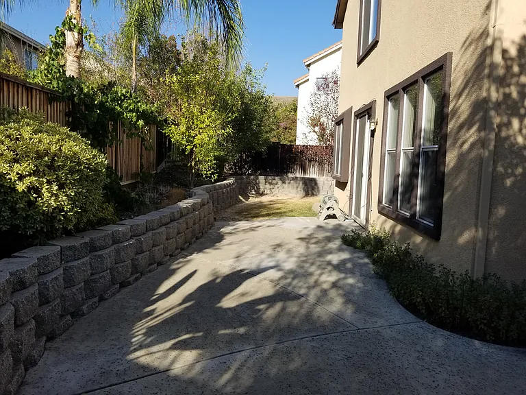 733 Ashton Oaks Way — Photo 15