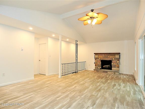3rd image of 310 Cedar Dr