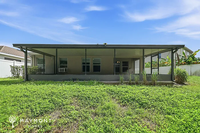4 bed, 3.0 bath, 2022 sqft, $2,330 — Photo 3
