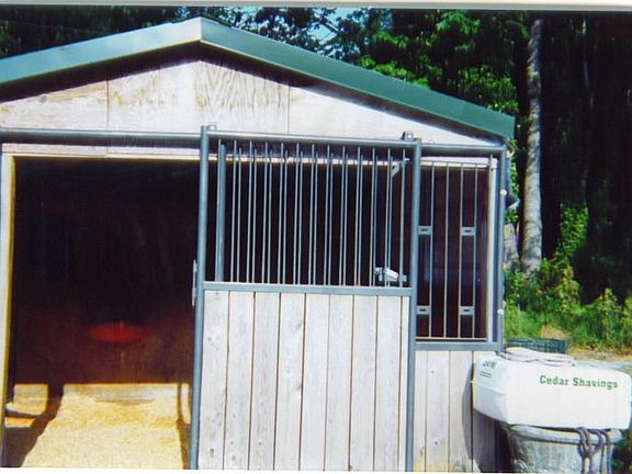 horse stall 