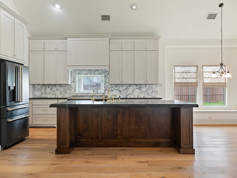 1040 Edgefield Ln — Photo 6