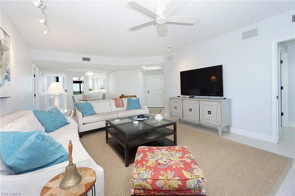 2 bed, 2.0 bath, 1818 sqft, $12,000 — Photo 3