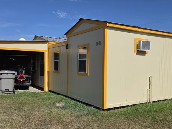 1006 W Dallas Ave, Seadrift, TX 77983