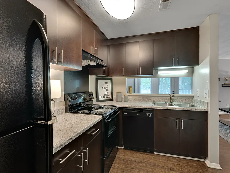 Lake Lynn Reserve Apartments — Photo 31