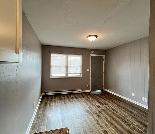 2nd image of 1502 Schuyler Ave #18