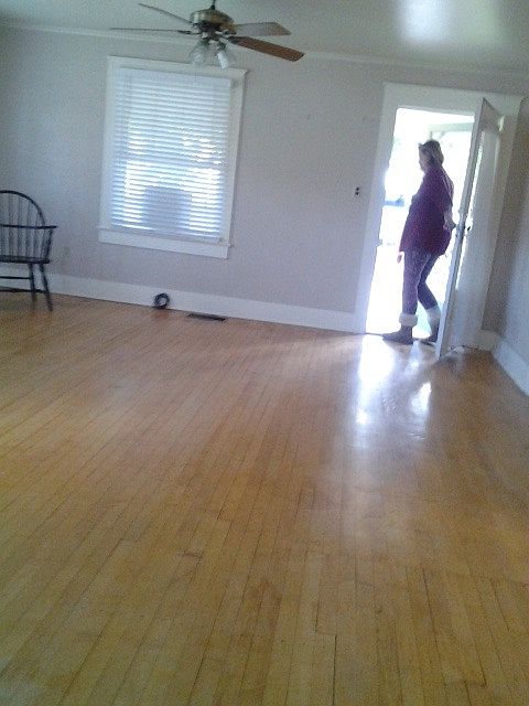 2nd image of 413 Campbell St