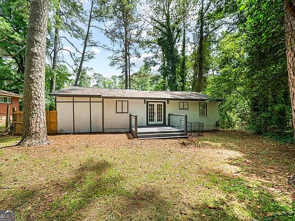 3rd image of 3406 Longleaf Dr