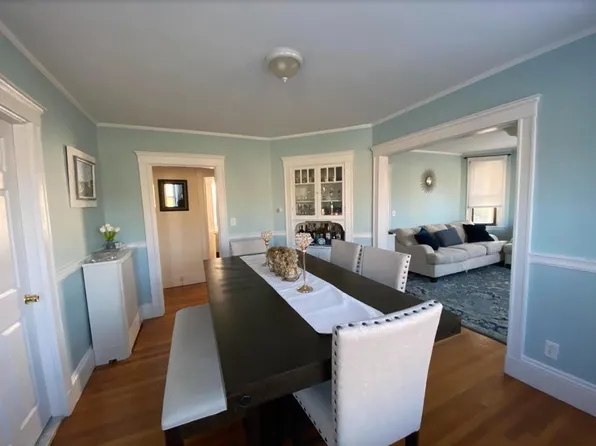 508 Heath St #1, Chestnut Hill, MA 02467