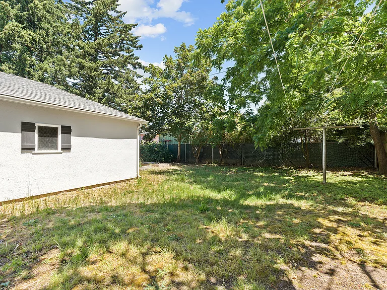2130 Berry St SE — Photo 23