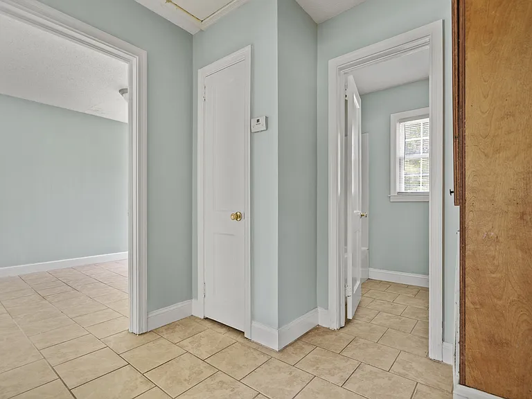 172 S Aiken Dr — Photo 10
