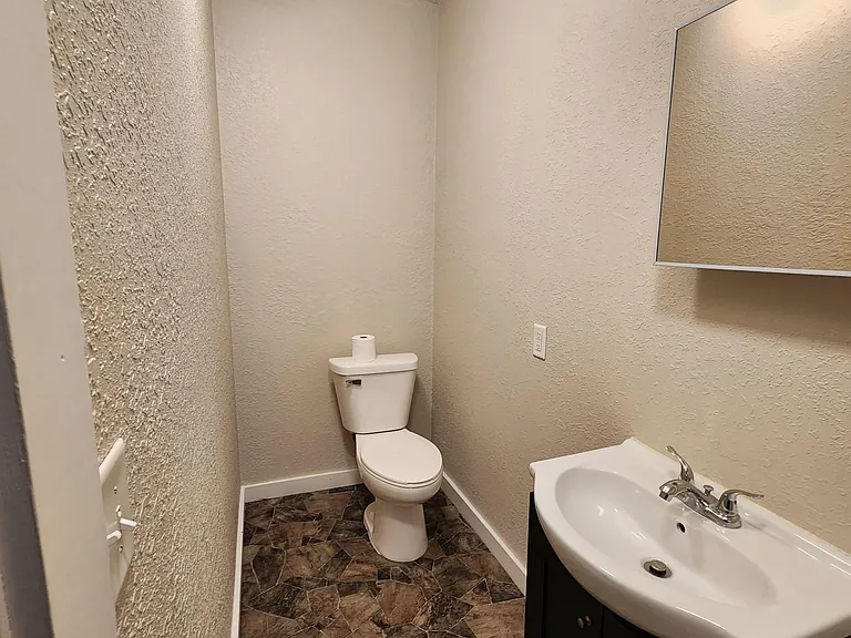 413 Ingleside Ter — Photo 10