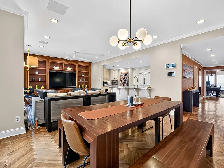 10 E Lee St #2305 — Photo 8