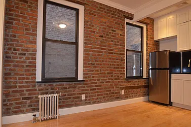 Rented by CITY SKYLINE REALTY INC