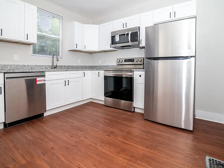 1157 Linwood Ave — Photo 11