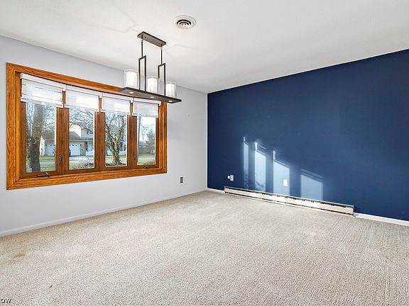 4th image of 849 Sunset Ave