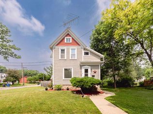 652 S Lewis St, Columbus, WI 53925