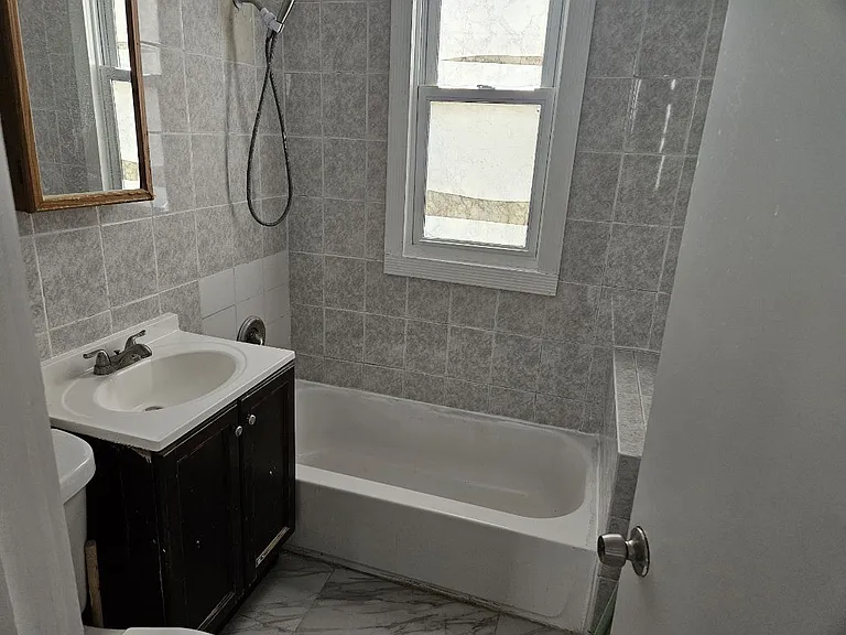 314 S 10th St #2 — Photo 5