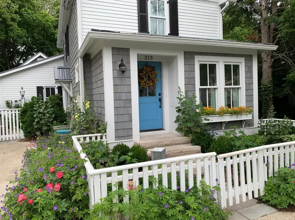 213 N Granger St, Granville, OH 43023