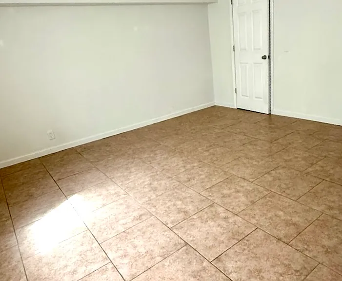 1405 Worden Ave — Photo 11