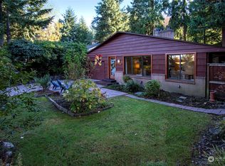 4233 NE 88th St, Seattle, WA 98115