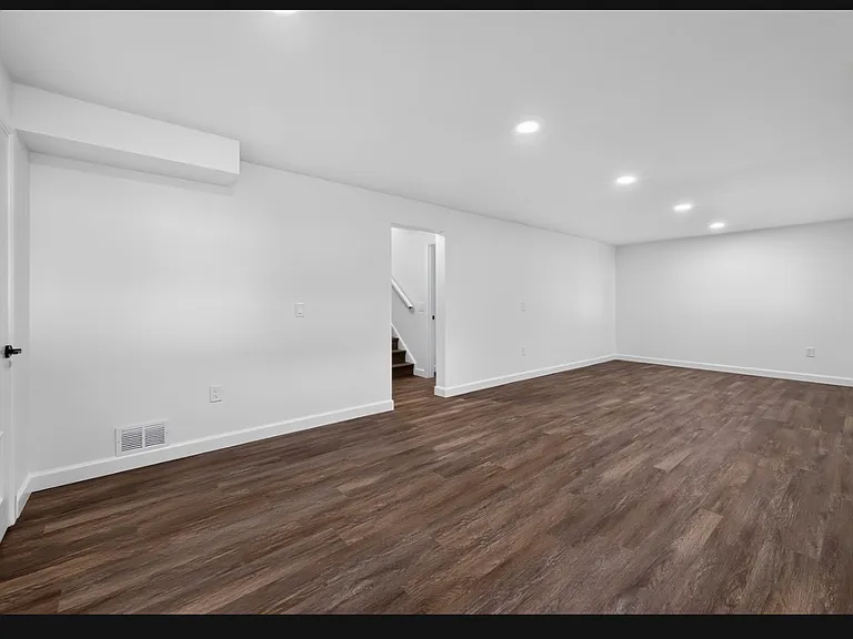 642 Swan Dr — Photo 8