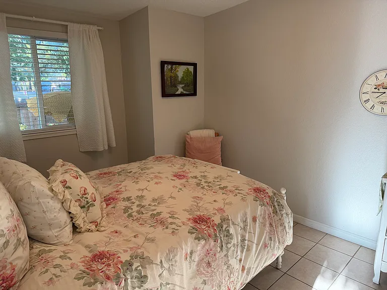 1847 E 8th St #22 — Photo 6