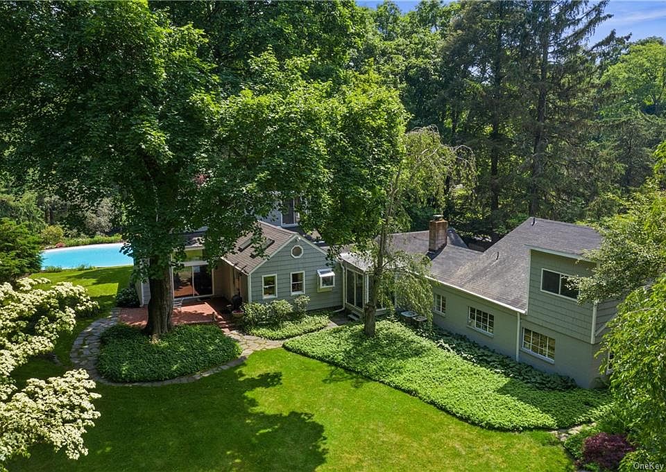 1st image of 45 Sunderland Ln