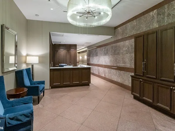 56 Pine Street image 12 of 13