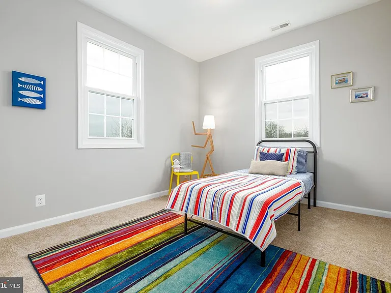 5044 Meade St NE — Photo 26