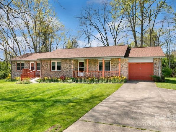 17 Resada Dr, Brevard, NC 28712