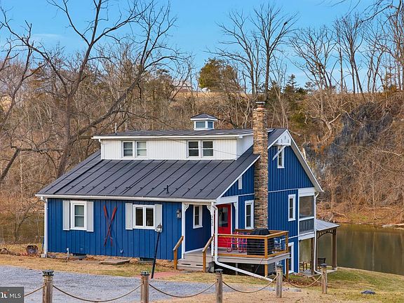 2nd image of 3635 Riverbend Dr