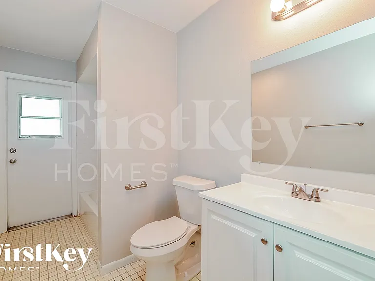 1257 Poinsettia Dr — Photo 9