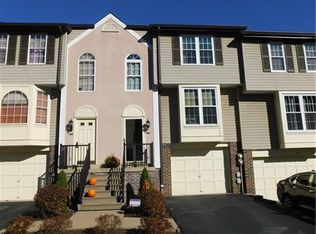 475 Shadywood Dr, Pittsburgh, PA 15235