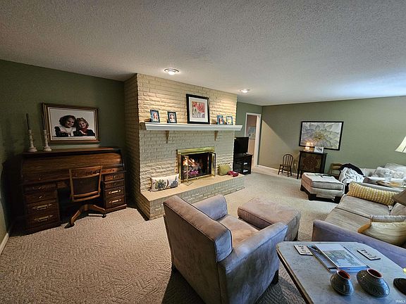 2nd image of 1620 Old Orchard Rd