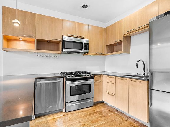 3rd image of 330 E 119th St #3A1