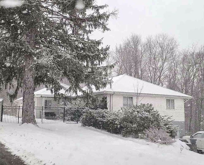 2nd image of 565 Ridgewood Dr